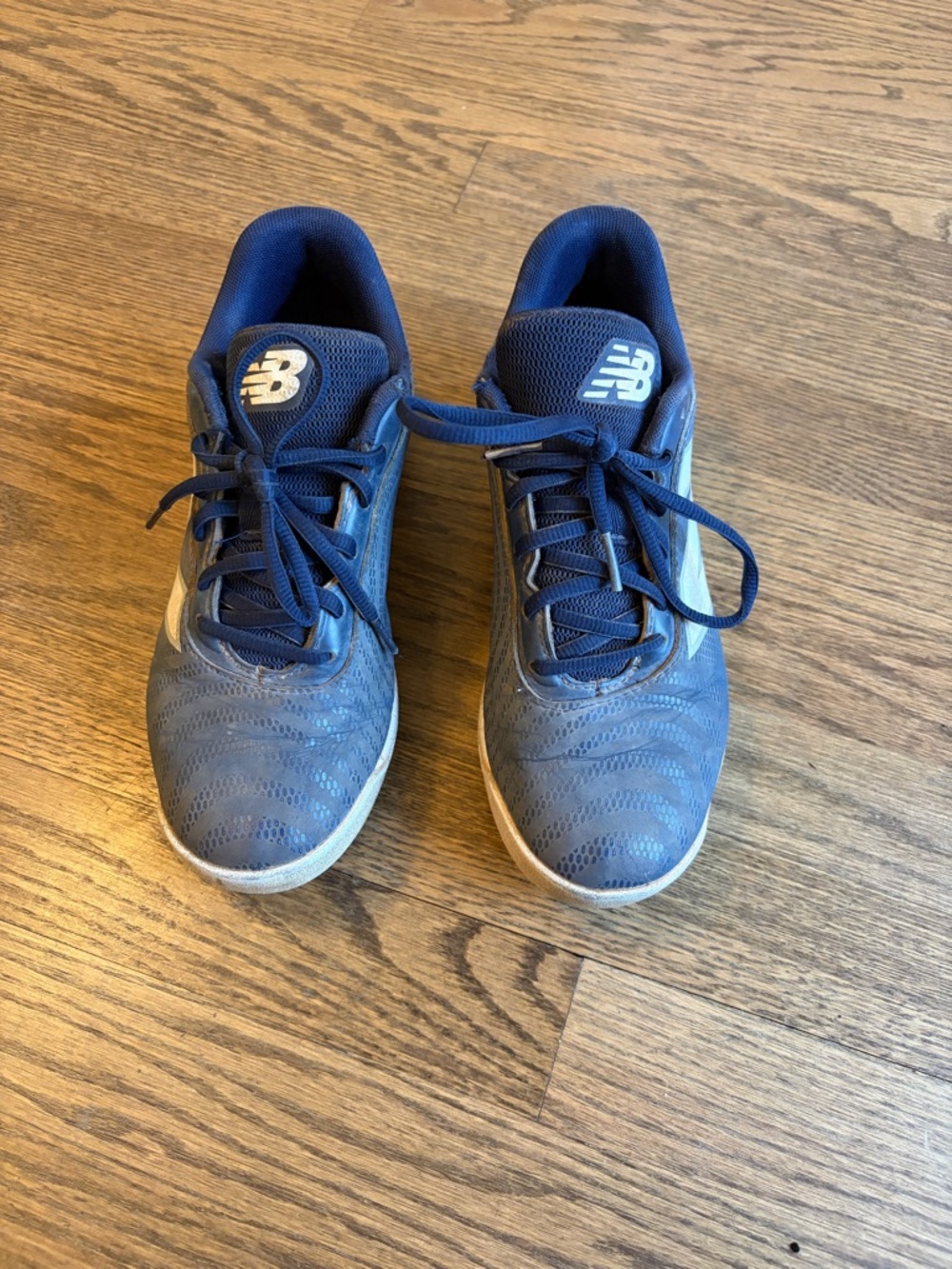 New Balance Blue Low-Top Lace-Up cleats